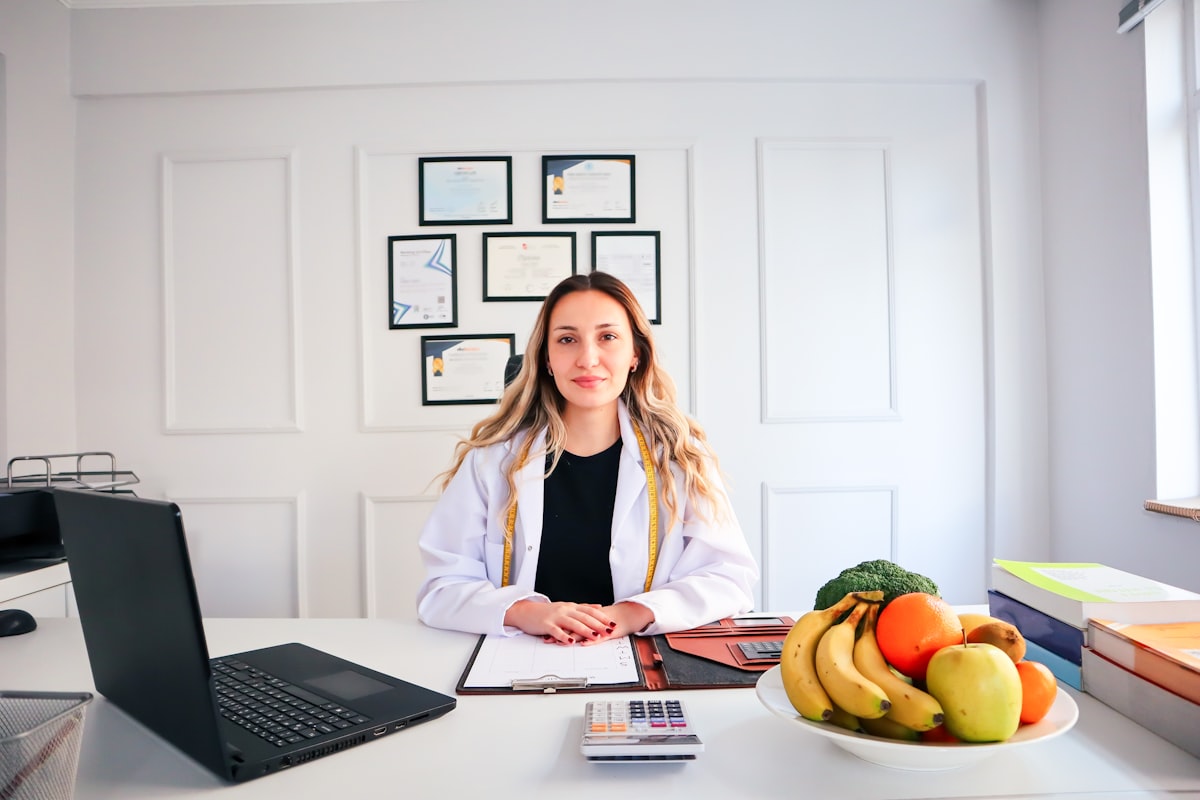 Professional nutrition consultation and meal planning session